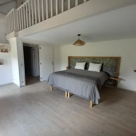 Les Hauts De Meez Apartment *