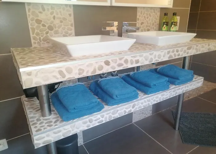 Les Hauts De Meez Apartment